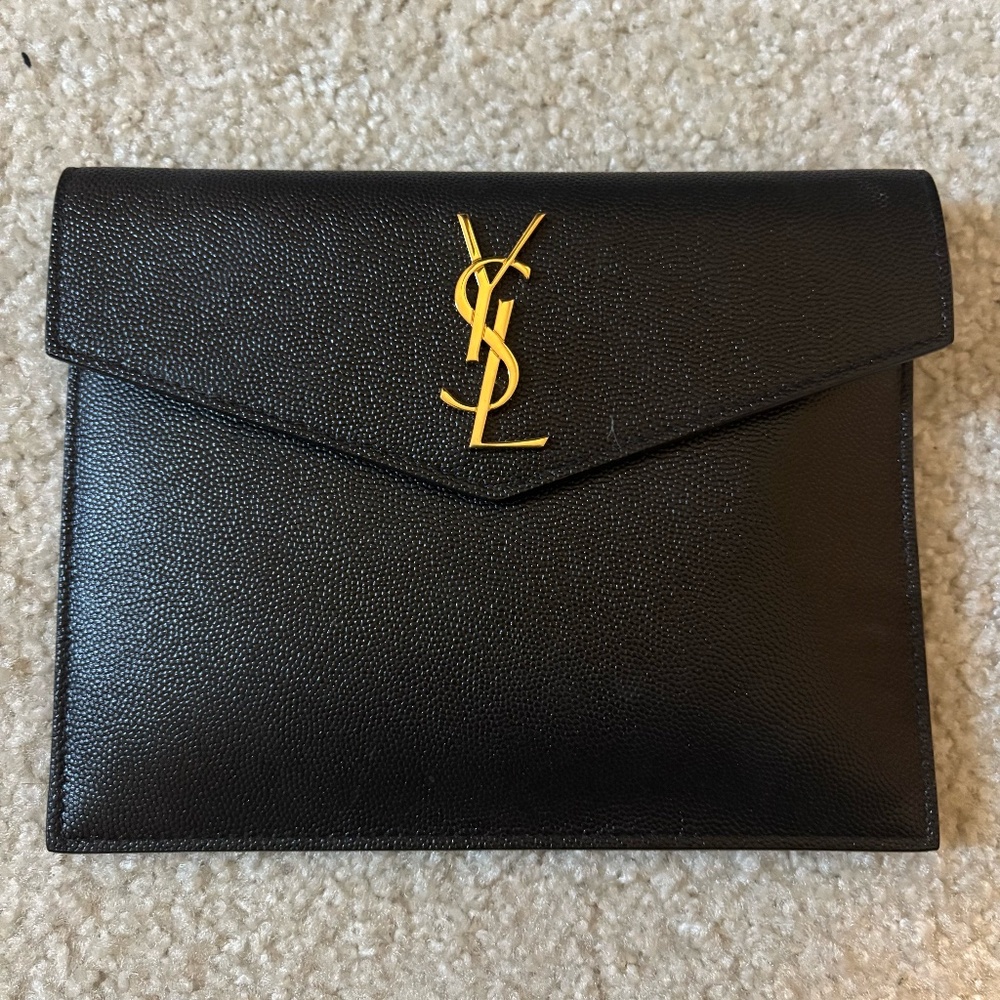 UPTOWN POUCH IN GRAIN DE POUDRE LEATHER